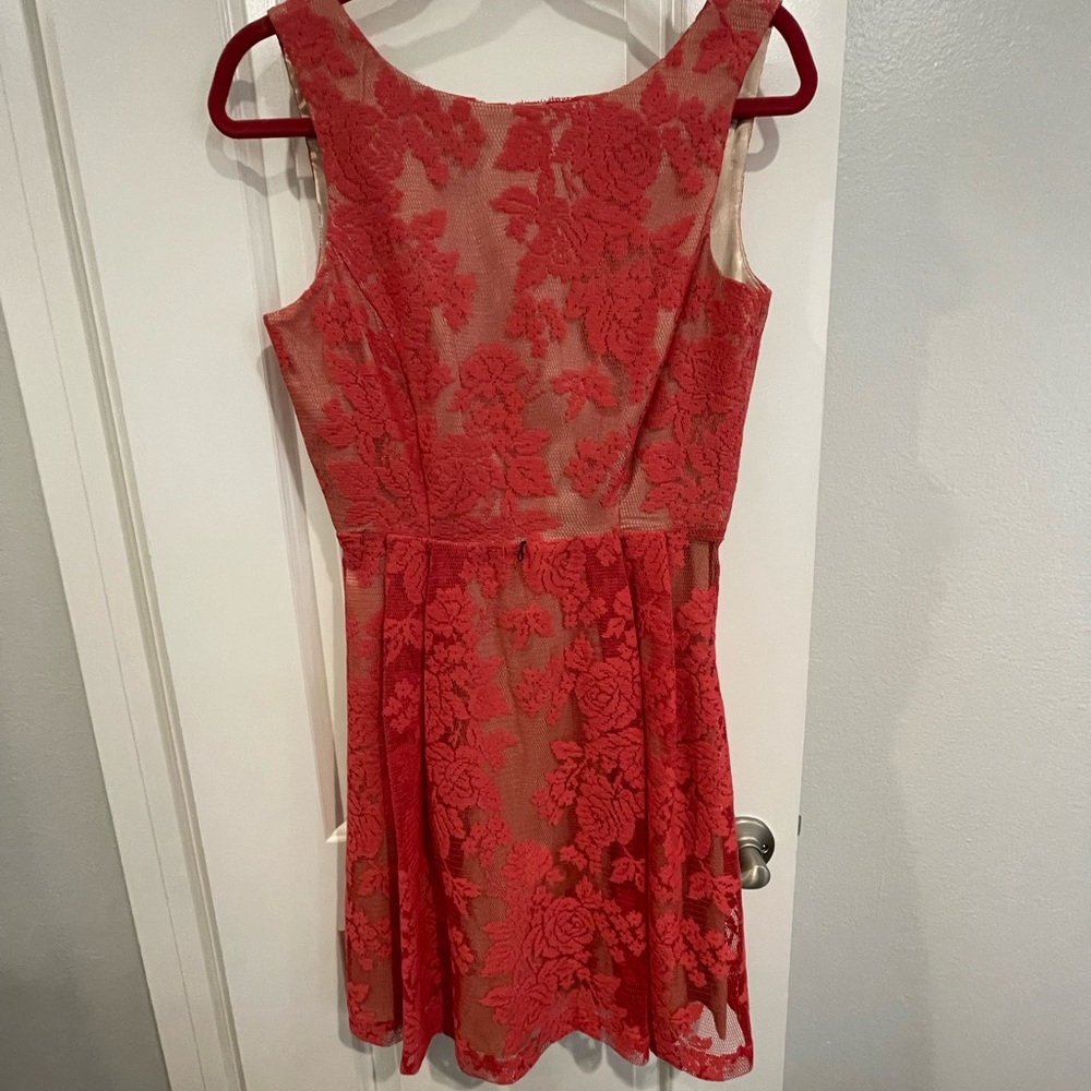 Ava & Aidan lace short dress ~ Size 4